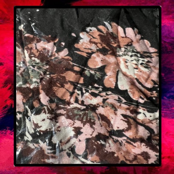 Maurice's Plus Size 24/7 Flawless Floral Knot Hem Tee 3X - Picture 8 of 11